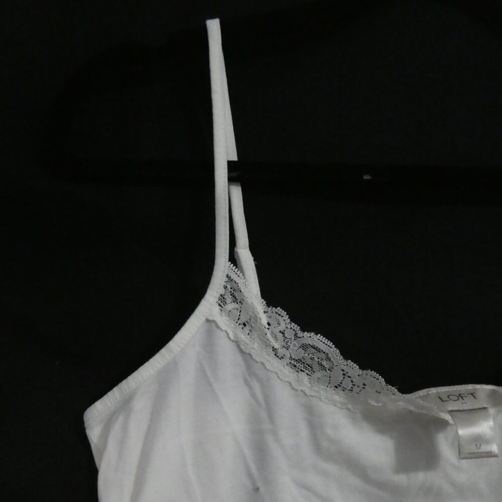 ANN TAYLOR LOFT White Lace Trim Cami Tank Top - Size Medium - Picture 4 of 16